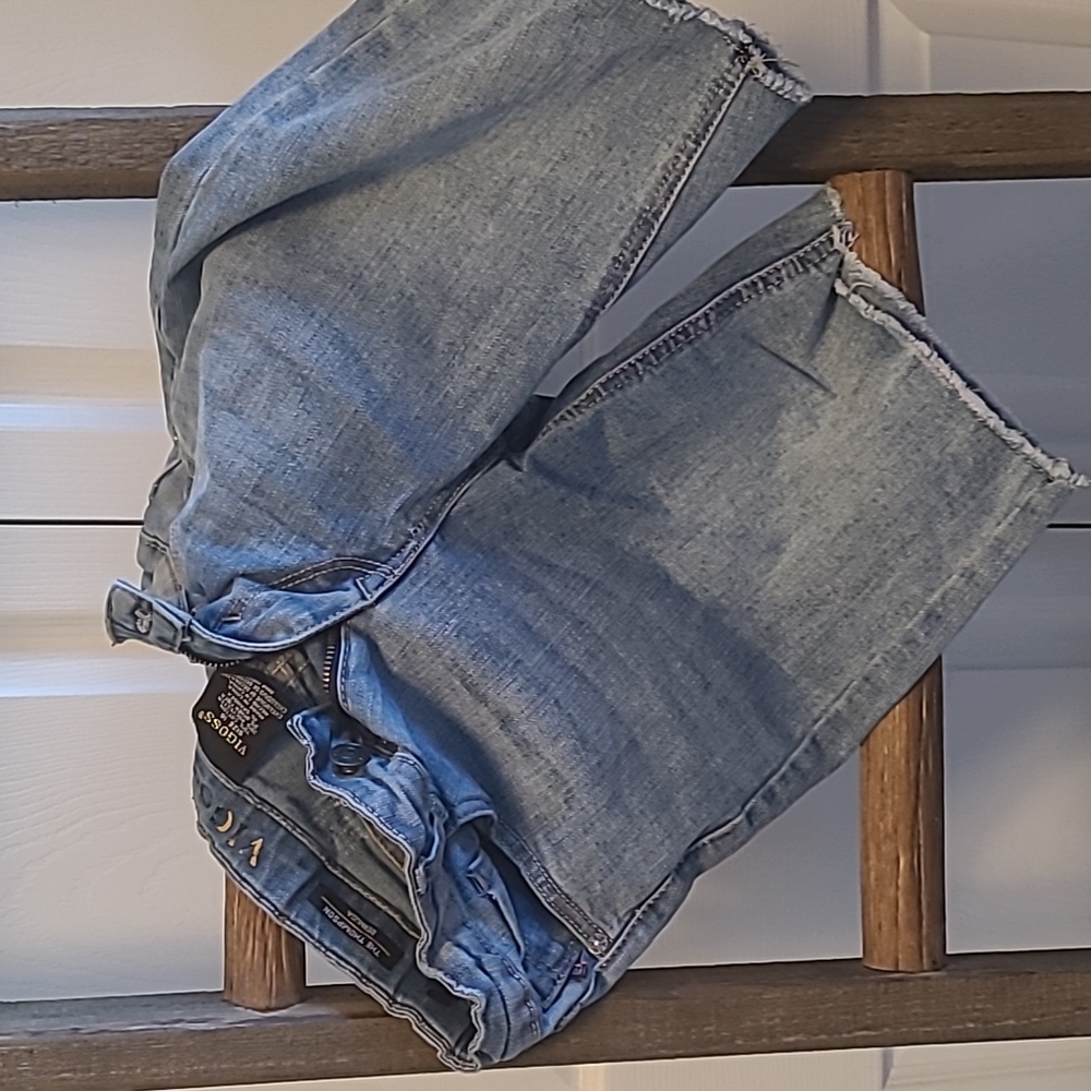 Girls Vigoss size 16 Bermuda jean shorts